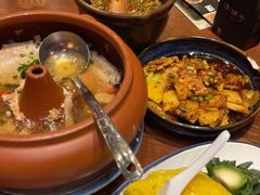 -老滇山寨•云南特色菜•地方菜•民族风情歌舞表演(金碧店)