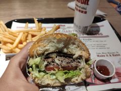 -The Habit Burger Grill 哈比特汉堡(复兴soho店)