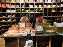 -钟书阁(松江泰晤士小镇店)