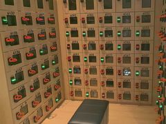 -涨巢·潮玩水疗局