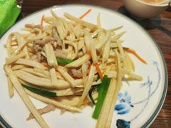 皎白炒肉丝-民间瓦缸煨汤館(嵩山路店)