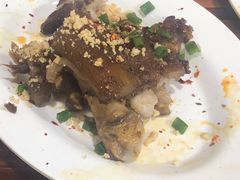 老黄记特色猪蹄-老黄记手撕烤兔(玉林街店)