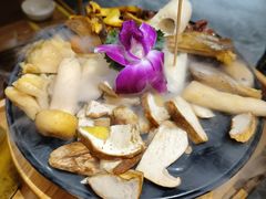 -一朵菌·野生菌探索家火锅(南亚店)