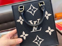 -恒一珠宝·回收黄金钻石奢侈品(灵岩南路店)