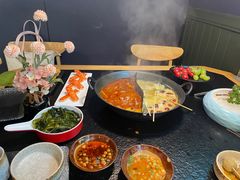 -鹿鸣山草本茶香火锅(园西路店)