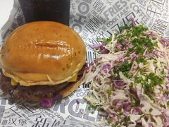 -TRIPS BURGER(大钟寺店)