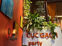 -Cuc Gach Quan Restaurant