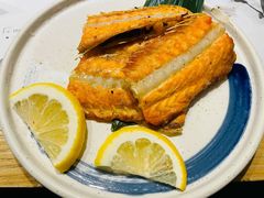 日式盐烤三文鱼骨-枝魯枝魯自助料理