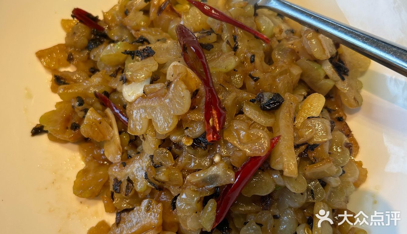 上座云间的服务堪称一流,从踏入店门的那一刻起