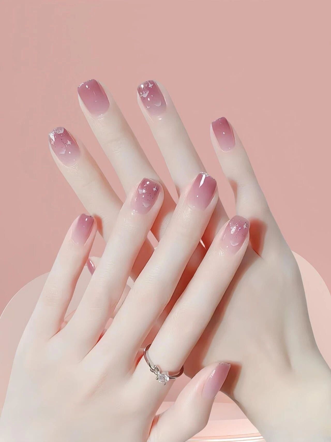 美甲#清新美甲#小清新美甲#简约美甲#通勤美甲#适合小短甲美甲#高级