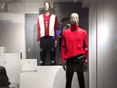 -URBAN REVIVO(高德置地广场·春广场店)
