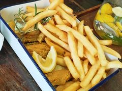 特色炸鸡翅配薯条-MIKAKU(万达广场上海宝山店)