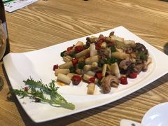 藕带炒脆肠-渔太泰漓江小馆·广西融合菜(西街店)