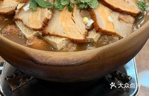 Braised Pork Meatballs in Clay Pot