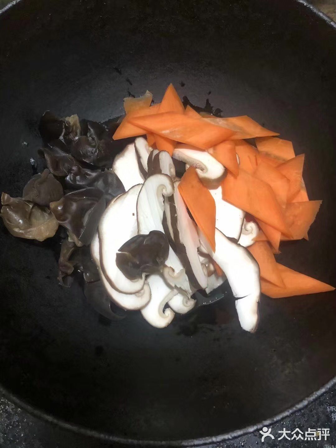 香菇炒腐竹，超下饭呦