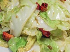 手撕包菜-虹海圣肉饼店家常菜馆
