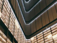 -上海虹桥中心爱琴海亚朵S酒店