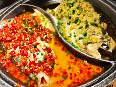 -阿瓦山寨·湘菜现炒·剁椒鱼头王(咸阳总店)