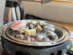 -围炉肉舍•炭烤活鳗•丹东海鲜烤肉(步行街店)