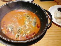 黄辣丁鲜鱼锅-小小河边鱼(天润城店)