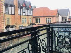 -钟书阁(松江泰晤士小镇店)