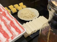 -鲜入唯煮·港式海鲜牛肉火锅(金宝街店)