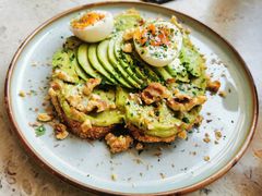 牛油果煮蛋吐司-RAC BAR(安福路店)