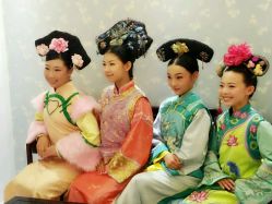 点击看大图 -后宫·古装汉服京剧儿童亲子全家福摄影