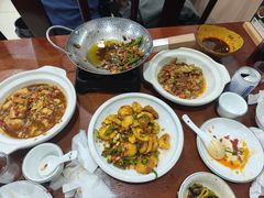 -湖南人家湘菜馆(镇江路店)