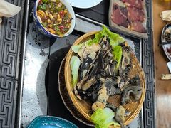 手撕维西土鸡-三锅莊·牦牛肉火锅·香格里拉特色藏餐宴请餐厅(菱角塘路店)
