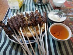 -烤肉小伙烤肉店