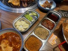 -明洞阿姨·韩式酱蟹烤肉·创意料理(三元桥店)