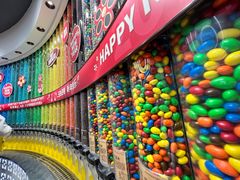 -m豆巧克力世界(上海世茂广场店)