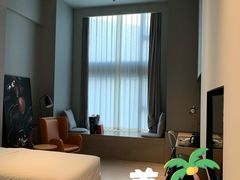 -上海虹桥中心爱琴海亚朵S酒店