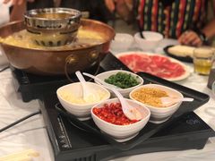 -鲜入围煮花胶鸡海鲜火锅