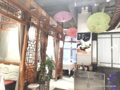 -巷子里小酒馆(繁荣路店)