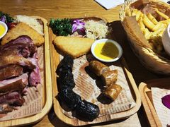 德式猪肘-味德西餐音乐酒吧 Wade's Bar&Grill