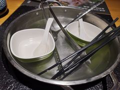 -洪氏嗨捞·广东猪肚鸡·椰子鸡火锅(西咸万象城店)