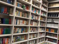 -钟书阁(群光广场店)