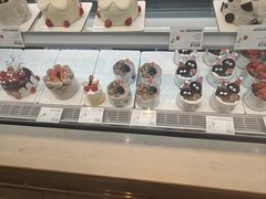 -花花卷卷·鲜食蛋糕(静安久光百货店)