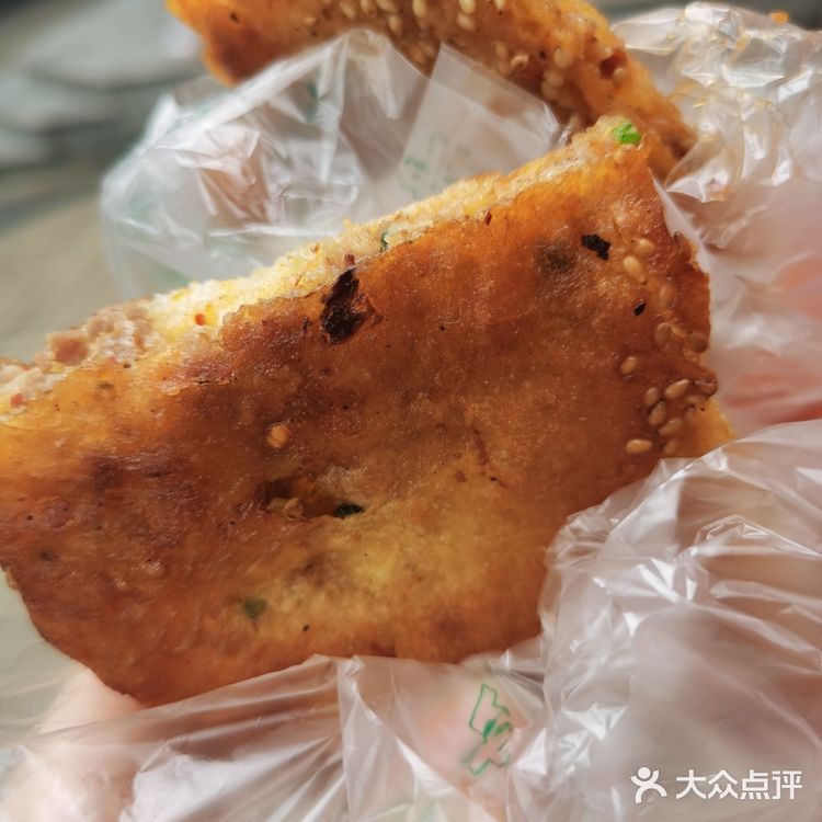 乐山一路吃吃逛逛