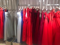 -满庭芳婚纱礼服店