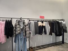 -URBAN REVIVO(上海中庚漫游城店)