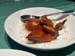玻璃脆皮烤乳鸽-北京贵宾楼饭店·紫金