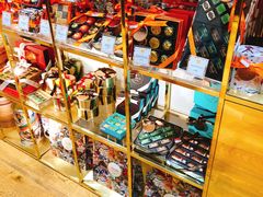 -VENCHI 闻绮(上海佛罗伦萨小镇店)