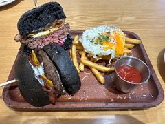 27&nbsp;牛肉汉堡-HELLO 27 意面·沙拉·帕尼尼