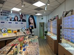-天空之镜眼镜店蔡司依视路配镜授权零售店(望京颐堤港店)