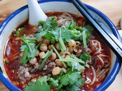 金牌杂酱面-胖胖板凳面