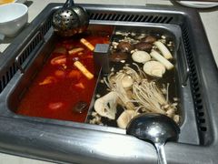 番茄菌汤鸳鸯锅-海底捞火锅(勒泰店)