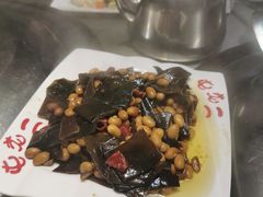 -屯老二农家铁锅炖·行业领军者(梅江店)